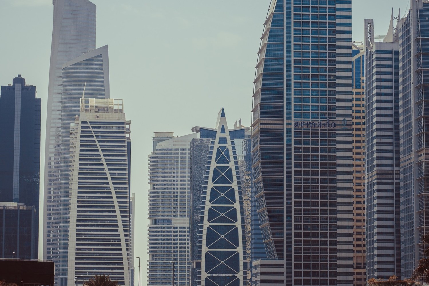 Should I Buy or Rent a Home in Dubai? Pros and Cons Explained Should I Buy or Rent a Home in Dubai? Pros and Cons Explained