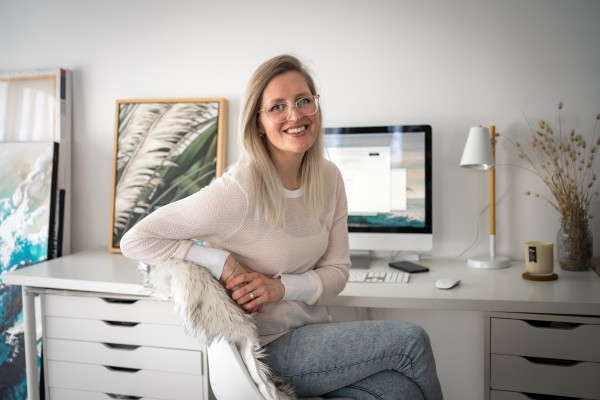 The only stress-free way to move artwork in the UAE