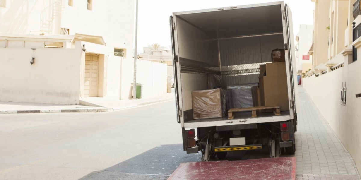 Advantages of Hiring Movers in UAE